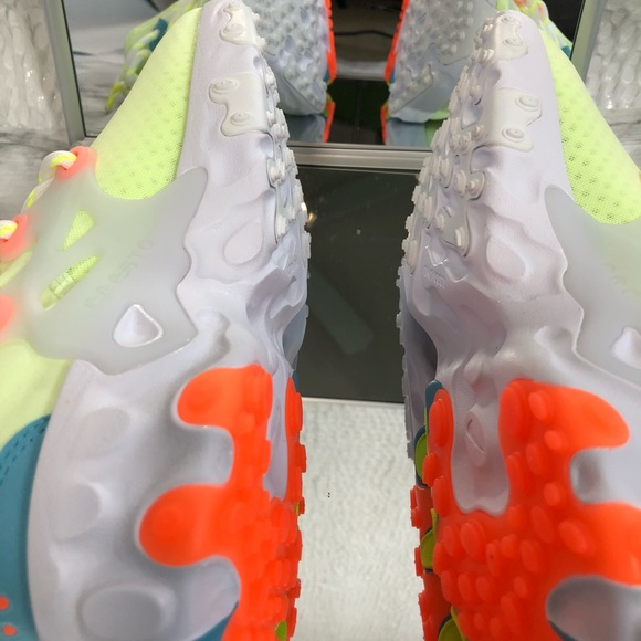 🚨Sold🚨Nike Women’s React Pretso - Picture 6 of 7